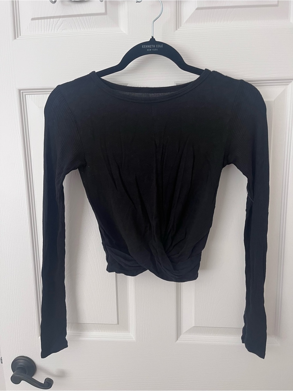 Alo Black Long-Sleeve Twist-Front Top